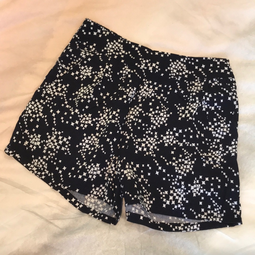 Chic High waisted shorts.